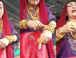 Astagfirullah.. Inilah Ancaman Allah Kepada Wanita Yang Suka Pamer Perhiasan