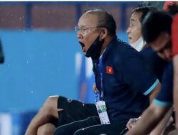 Park Hang-seo Berang Vietnam Disebut Main Sepak Bola Gajah Lawan Philipina