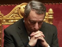 Mario Draghi Menteri Italia Mengundurkan Diri