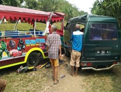 Odong-odong di Serang tertabrak kereta