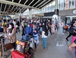 Wajib Vaksin Booster Saat Naik Pesawat Antigen dan PCR Masih Berlaku?